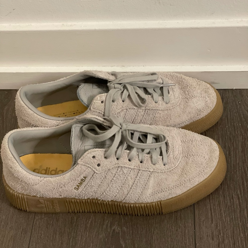Adidas women’s grey suede sambas sz 8